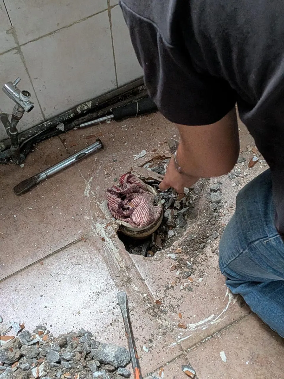 Evidencia de trabajo real de plomería en CDMX - Plomería Aries (7.webp)